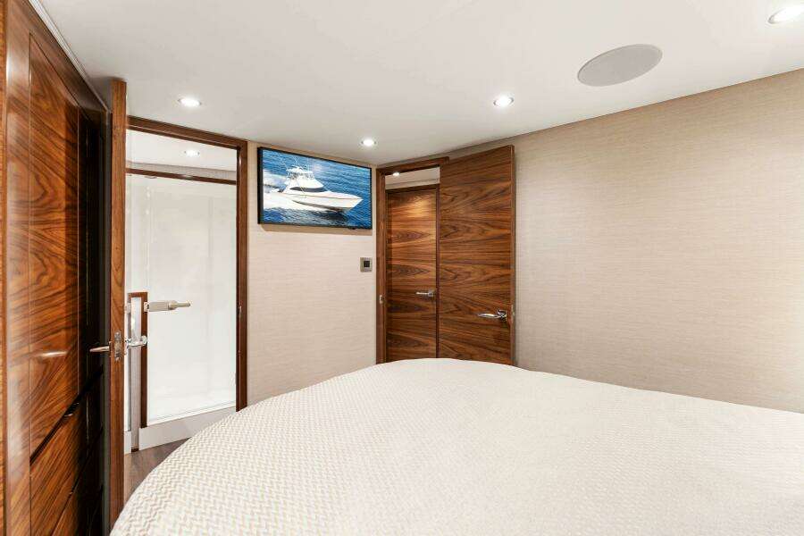 Viking 50 Convertible - Master Stateroom