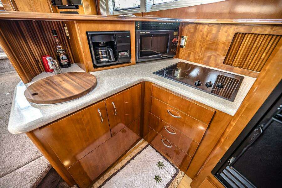 FIESTA BAYB 44ft Carver Yacht For Sale