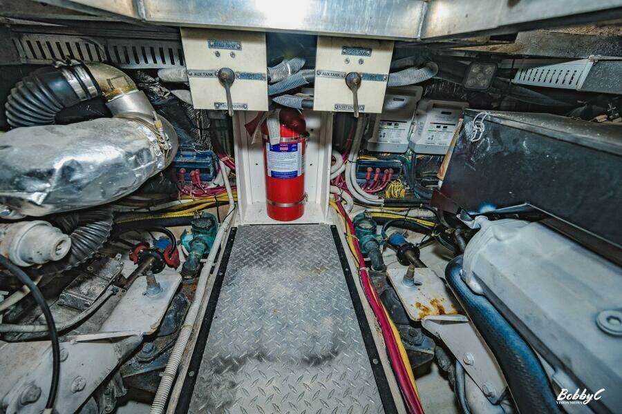 FIESTA BAYB 44ft Carver Yacht For Sale
