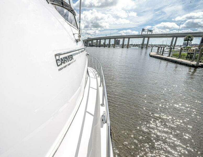 FIESTA BAYB 44ft Carver Yacht For Sale