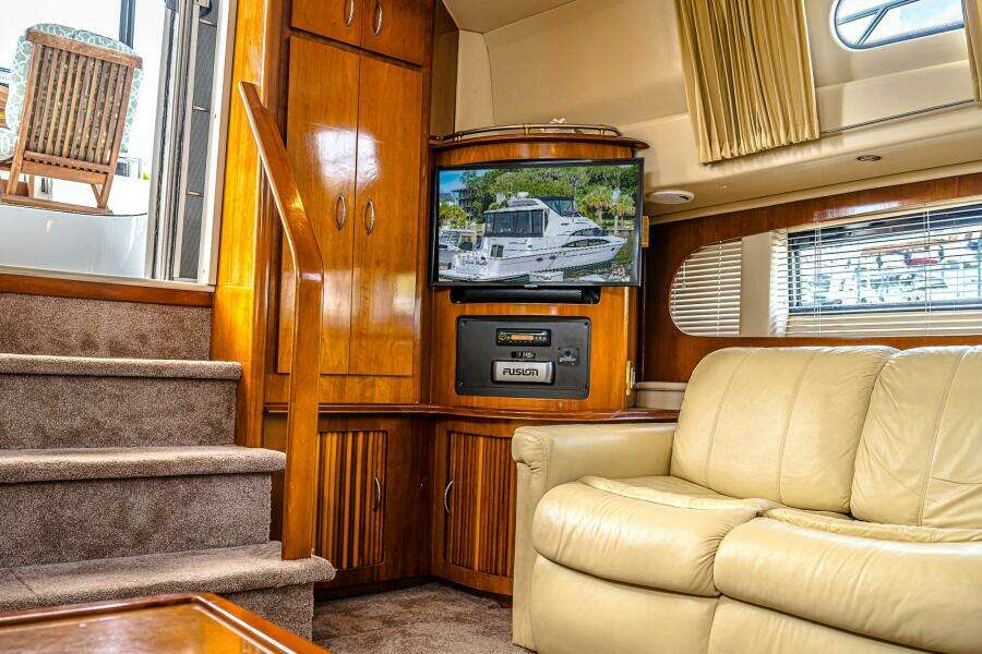 FIESTA BAYB 44ft Carver Yacht For Sale