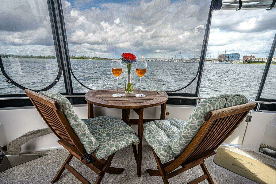 FIESTA BAYB 44ft Carver Yacht For Sale
