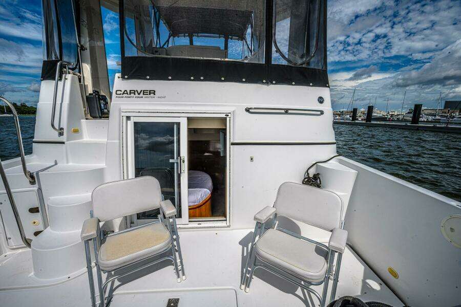 FIESTA BAYB 44ft Carver Yacht For Sale