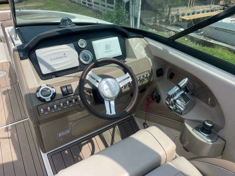 30ft Sea Ray Yacht For Sale