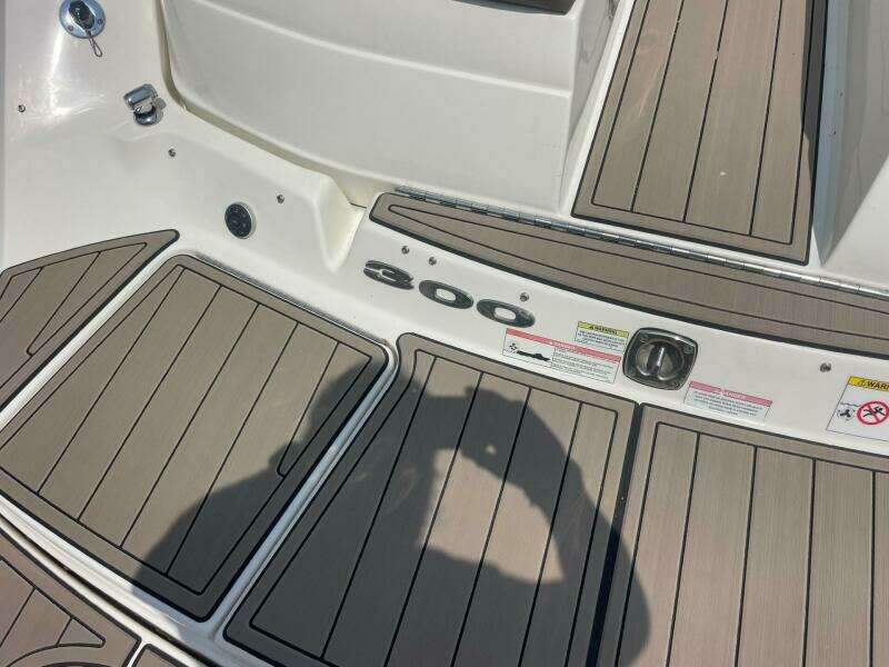 30ft Sea Ray Yacht For Sale
