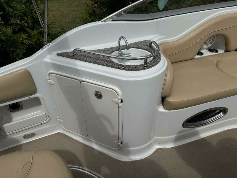 26ft Crownline Yacht For Sale
