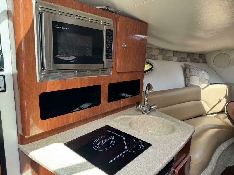 26ft Crownline Yacht For Sale