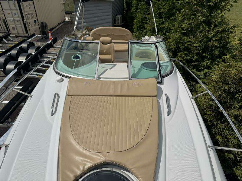 26ft Crownline Yacht For Sale