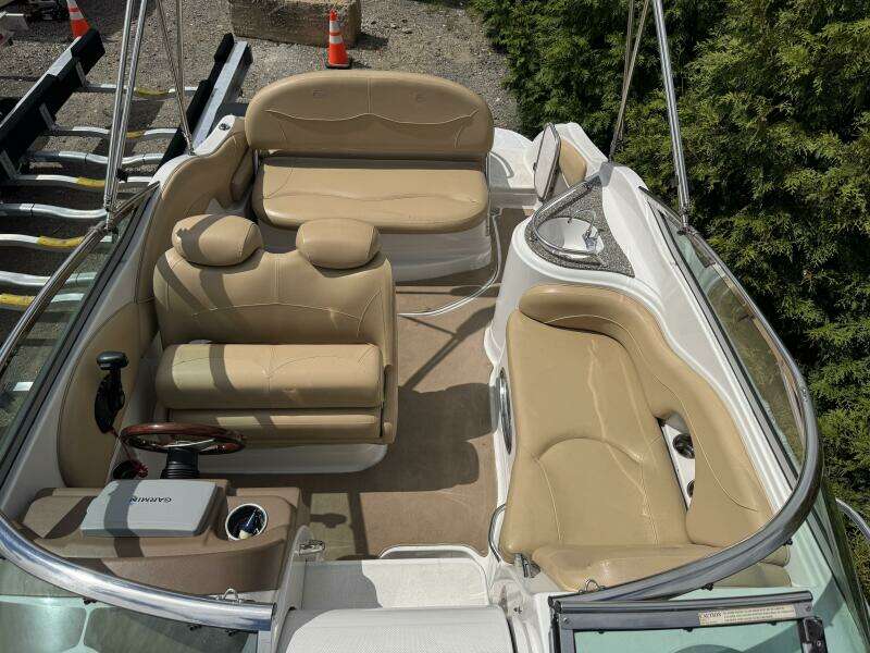 26ft Crownline Yacht For Sale