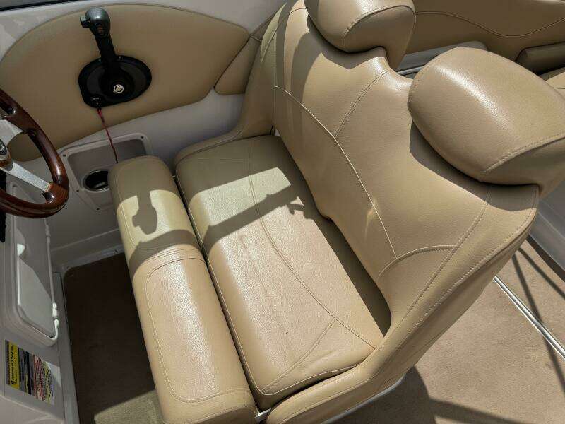 26ft Crownline Yacht For Sale
