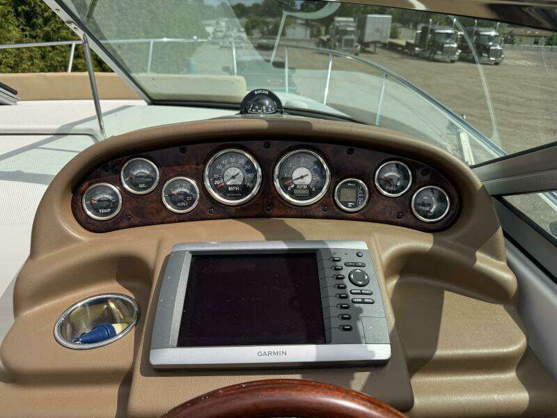 26ft Crownline Yacht For Sale