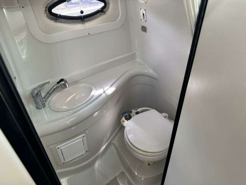 26ft Crownline Yacht For Sale