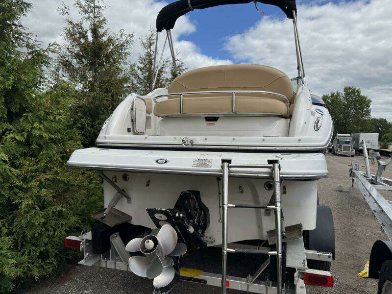 26ft Crownline Yacht For Sale
