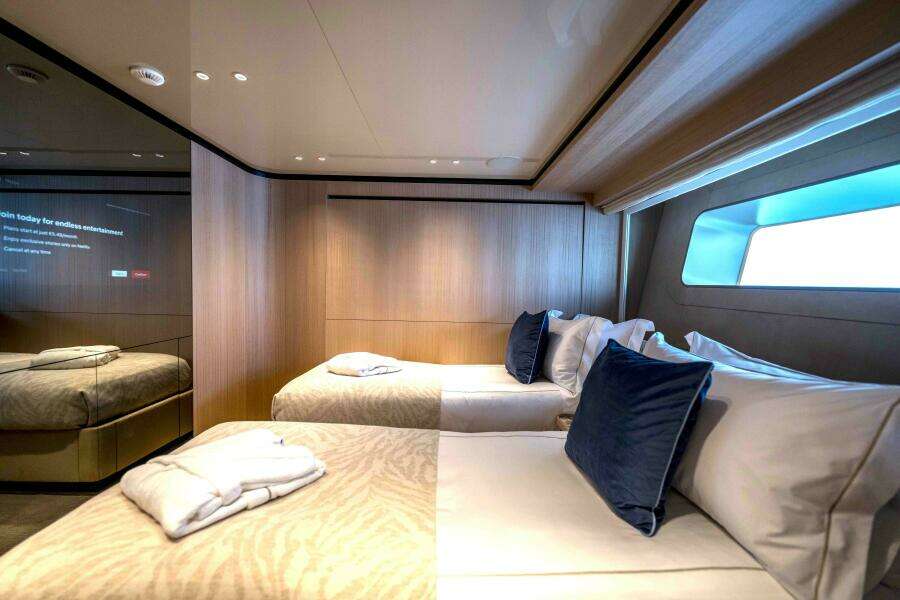 UNIQUE S 117ft Sanlorenzo Yacht For Sale