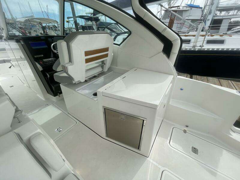 Shep s Ahoy 32ft Pursuit Yacht For Sale