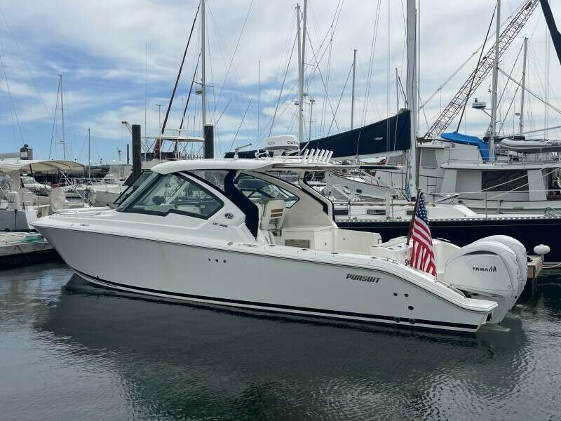 Shep s Ahoy 32ft Pursuit Yacht For Sale