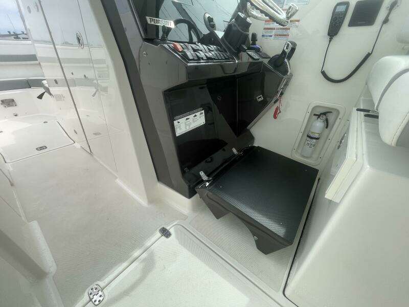 Shep s Ahoy 32ft Pursuit Yacht For Sale