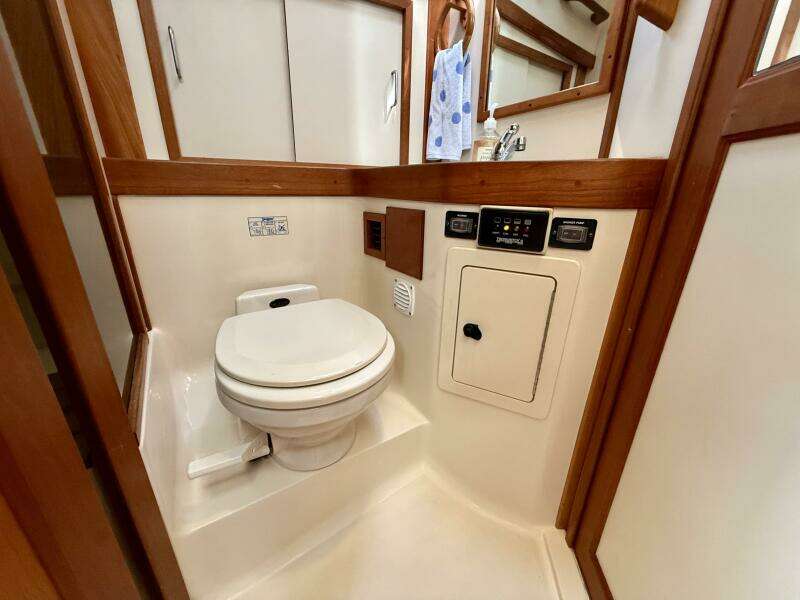 Daystar 34ft Sabre Yacht For Sale