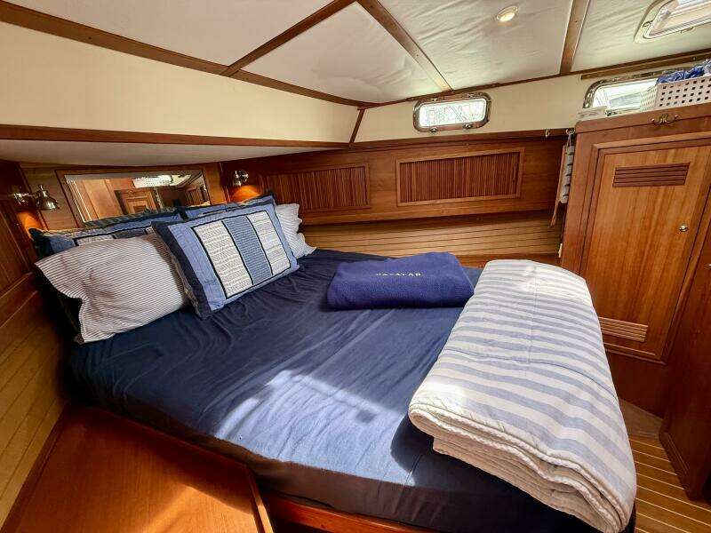 Daystar 34ft Sabre Yacht For Sale