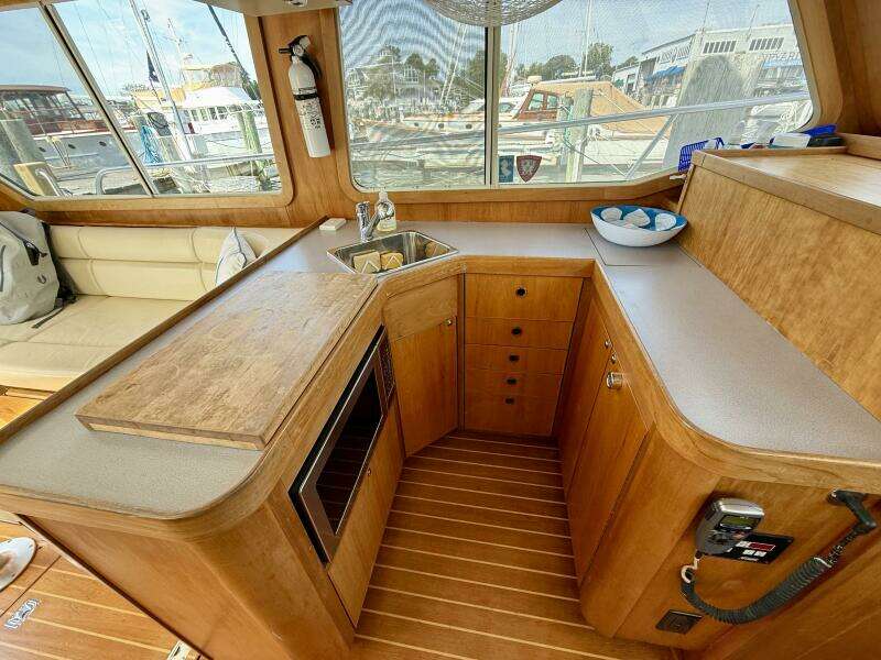 Daystar 34ft Sabre Yacht For Sale