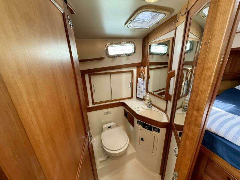 Daystar 34ft Sabre Yacht For Sale