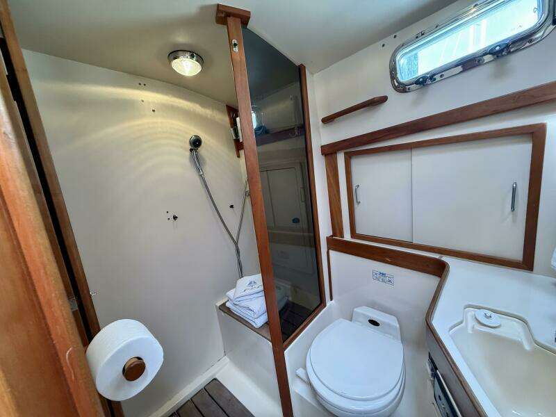 Daystar 34ft Sabre Yacht For Sale