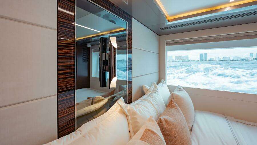 2021 Ocean Alexander 28R