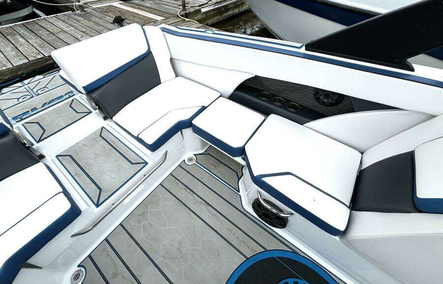 25ft Scarab Yacht For Sale