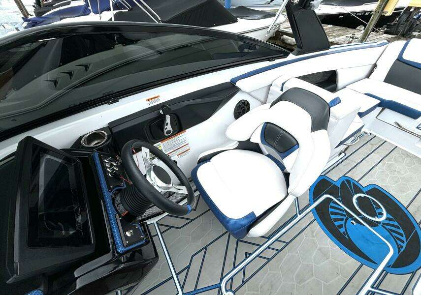 25ft Scarab Yacht For Sale