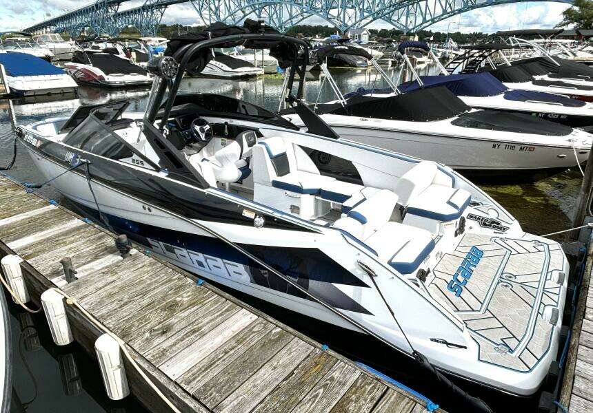 25ft Scarab Yacht For Sale