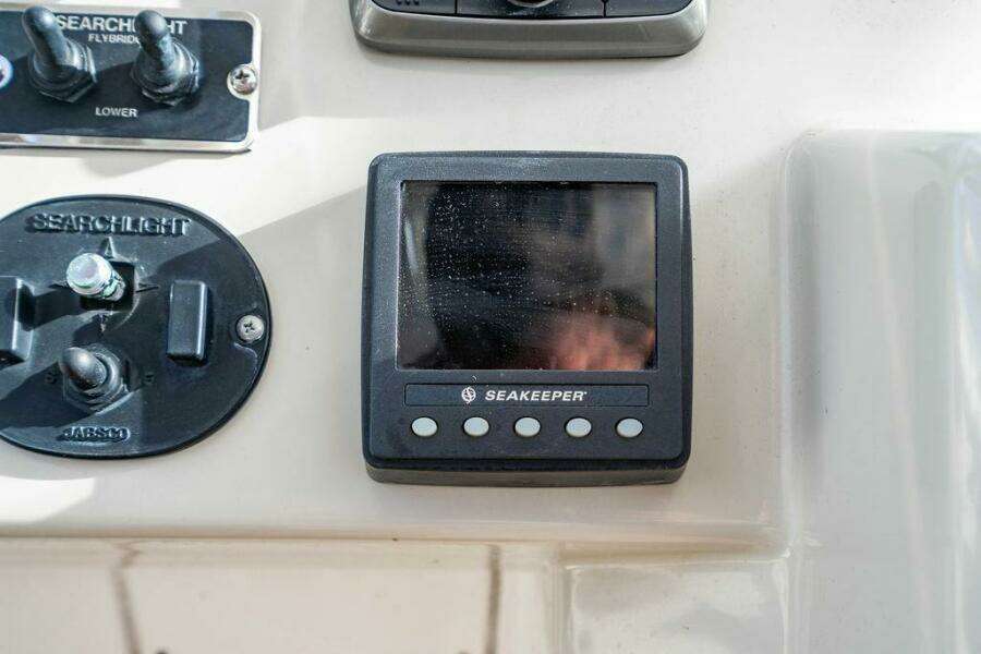 At Ease 55ft Azimut Yacht For Sale