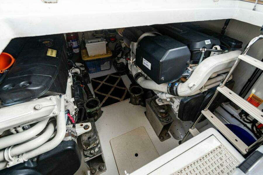 At Ease 55ft Azimut Yacht For Sale