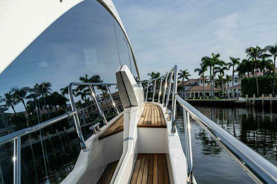 At Ease 55ft Azimut Yacht For Sale