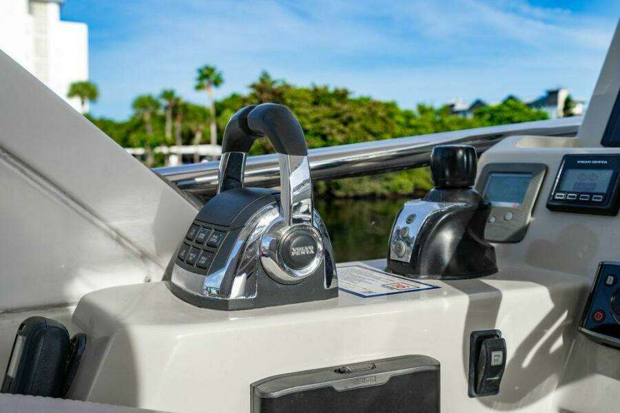 At Ease 55ft Azimut Yacht For Sale