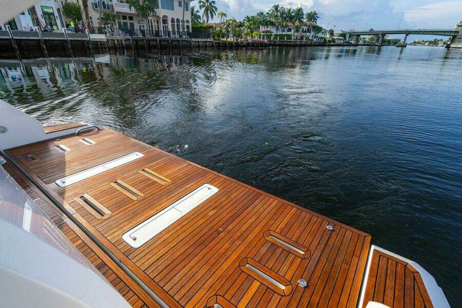 At Ease 55ft Azimut Yacht For Sale