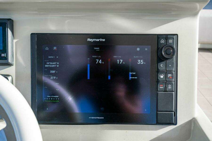 At Ease 55ft Azimut Yacht For Sale