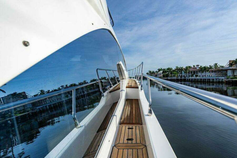 At Ease 55ft Azimut Yacht For Sale