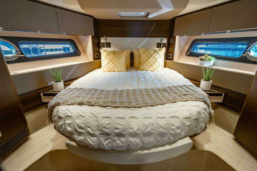 At Ease 55ft Azimut Yacht For Sale
