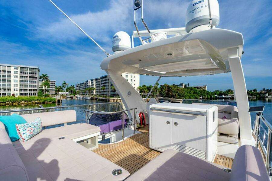 At Ease 55ft Azimut Yacht For Sale