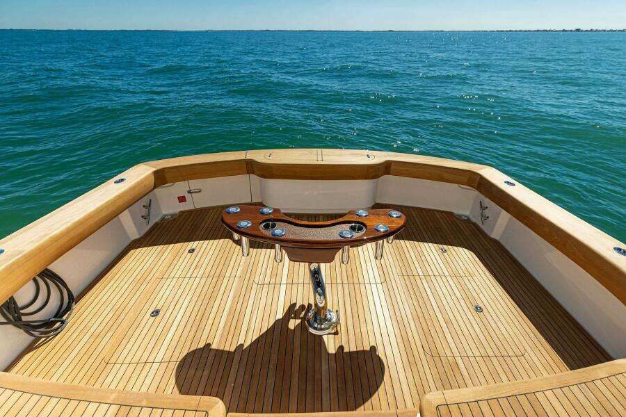 Viking 54 Open - Cockpit