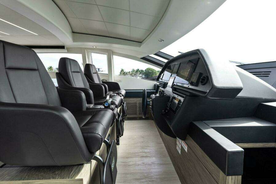 PHOENIX RISING  82ft Pershing Yacht For Sale