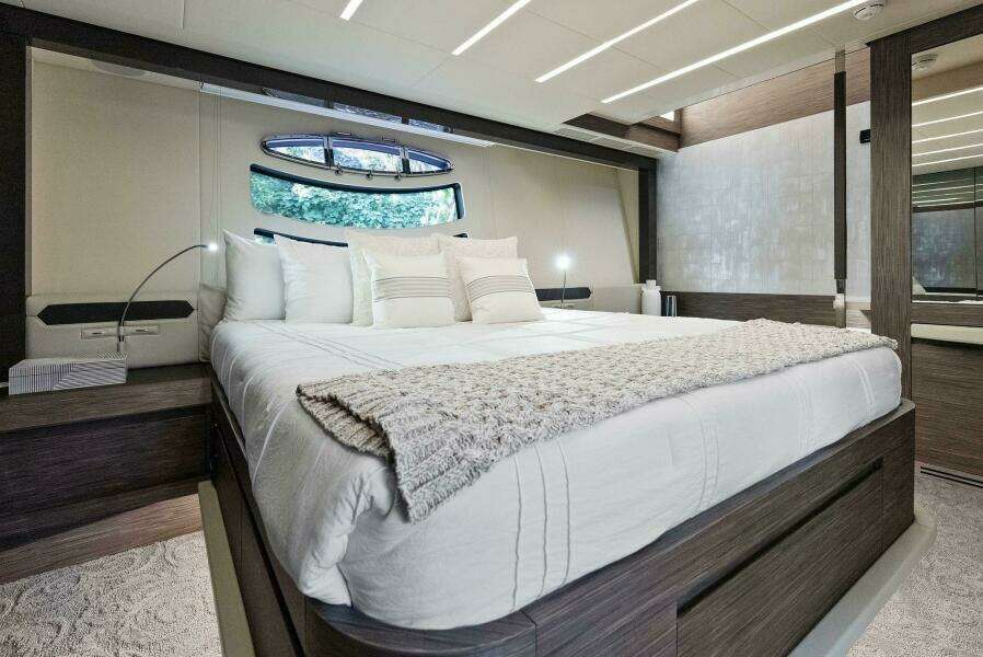 PHOENIX RISING  82ft Pershing Yacht For Sale