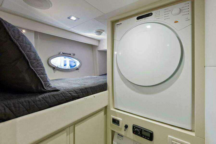 PHOENIX RISING  82ft Pershing Yacht For Sale