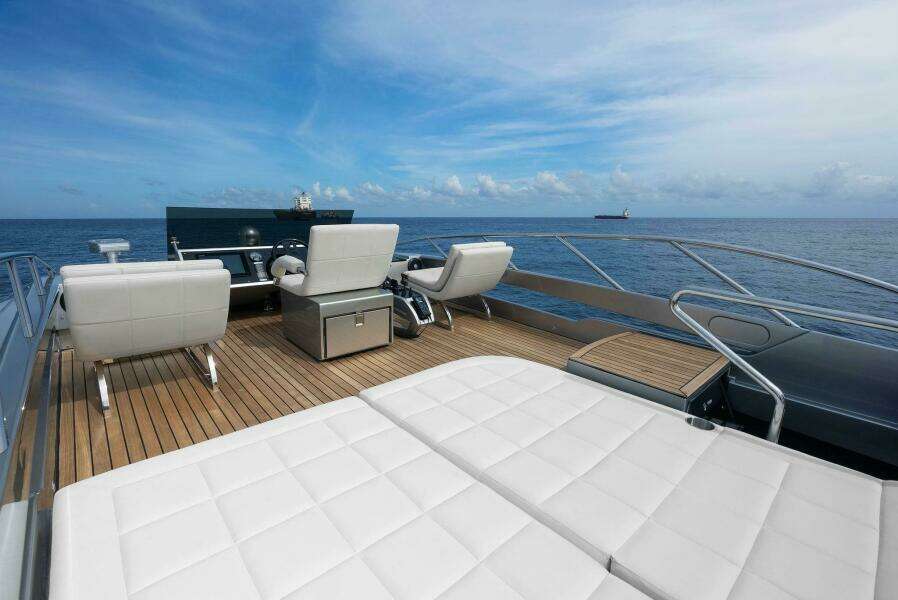 PHOENIX RISING  82ft Pershing Yacht For Sale