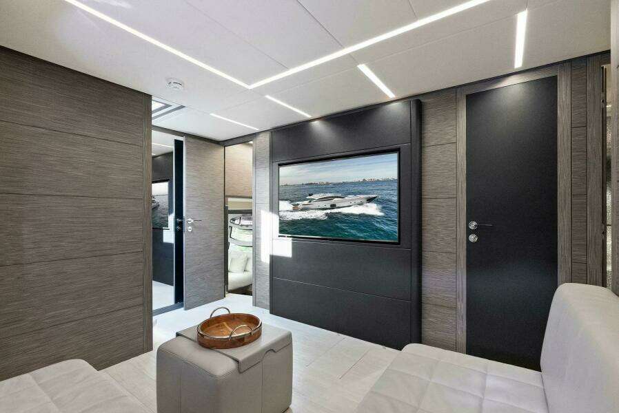 PHOENIX RISING  82ft Pershing Yacht For Sale