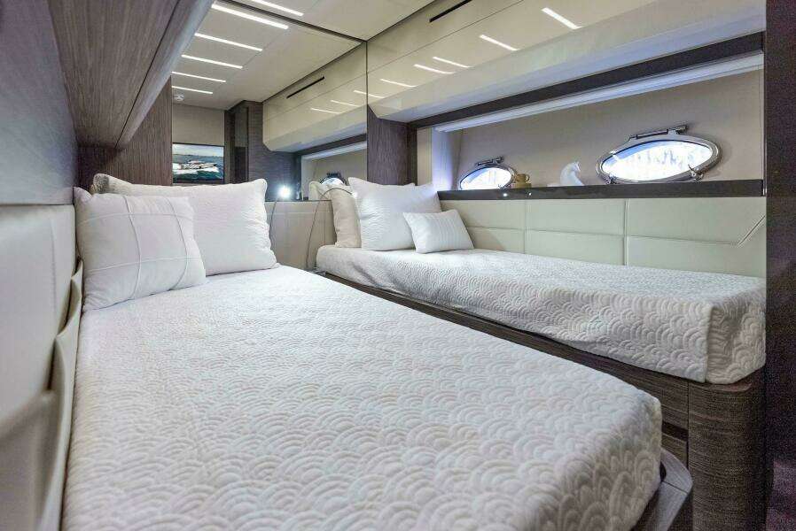 PHOENIX RISING  82ft Pershing Yacht For Sale
