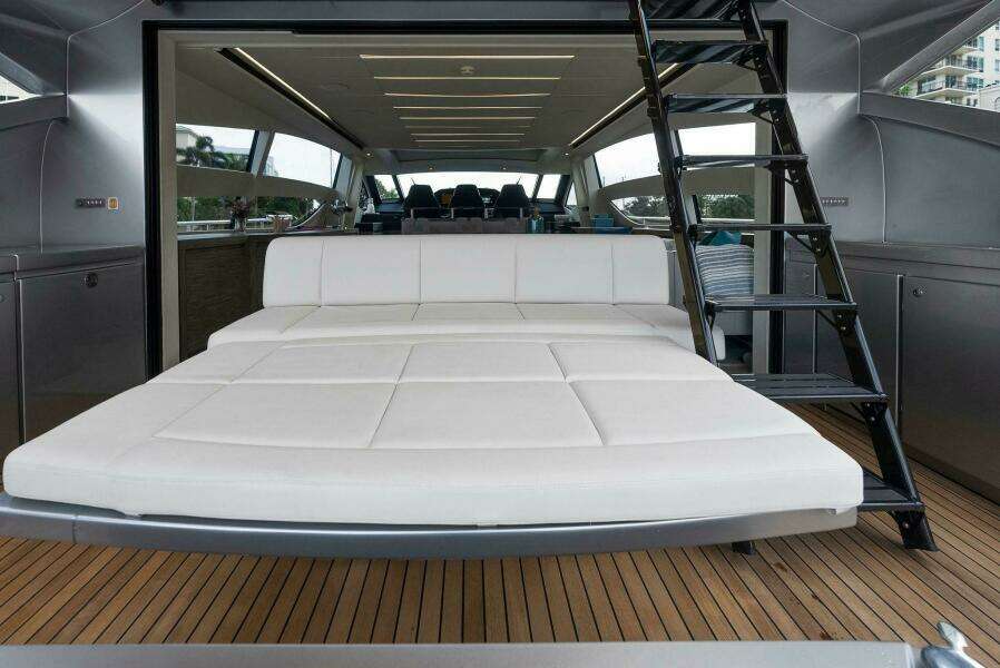 PHOENIX RISING  82ft Pershing Yacht For Sale