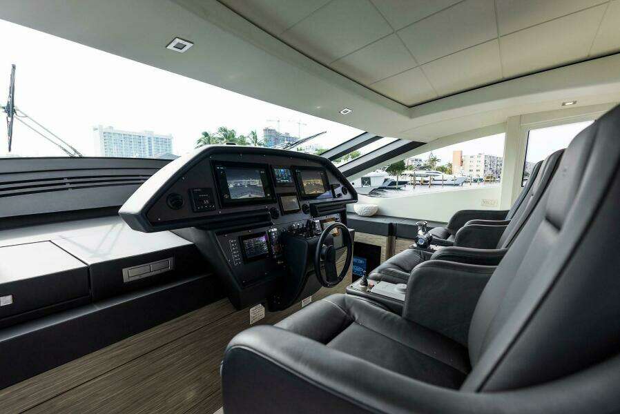 PHOENIX RISING  82ft Pershing Yacht For Sale