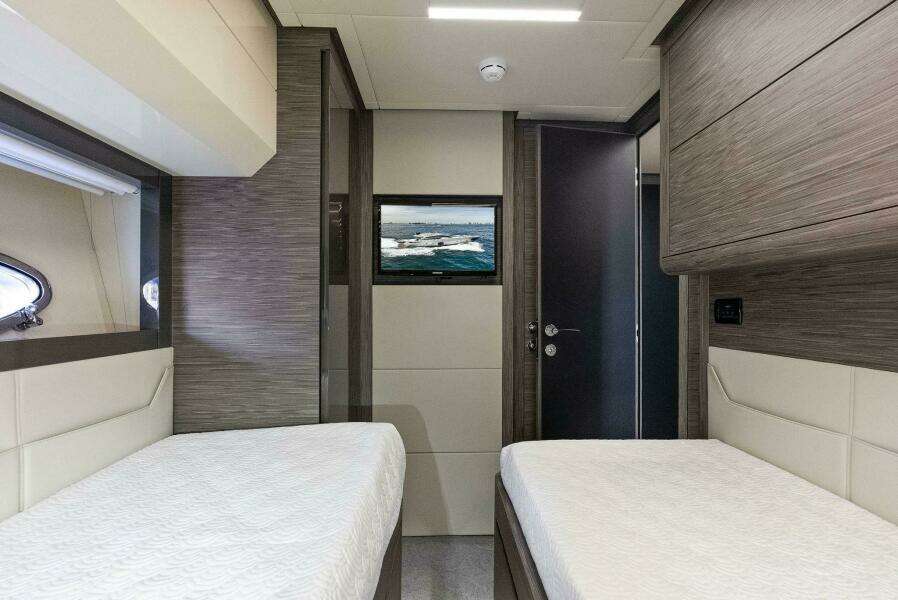 PHOENIX RISING  82ft Pershing Yacht For Sale