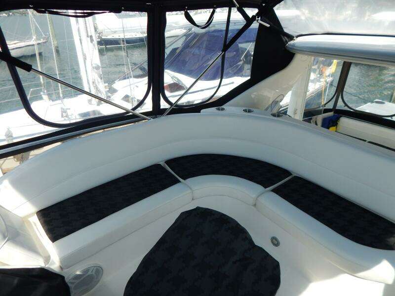 Still Chyl n 42ft Meridian Yacht For Sale